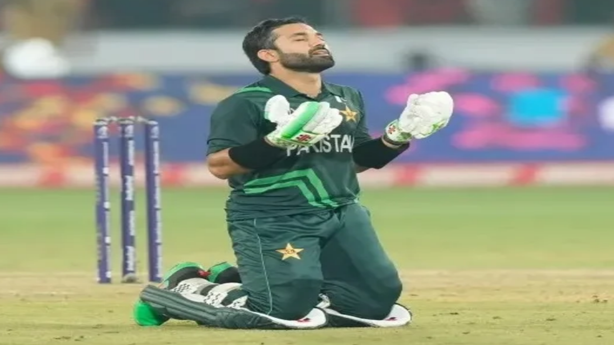 Mohammad Rizwan prays Namaz on the field