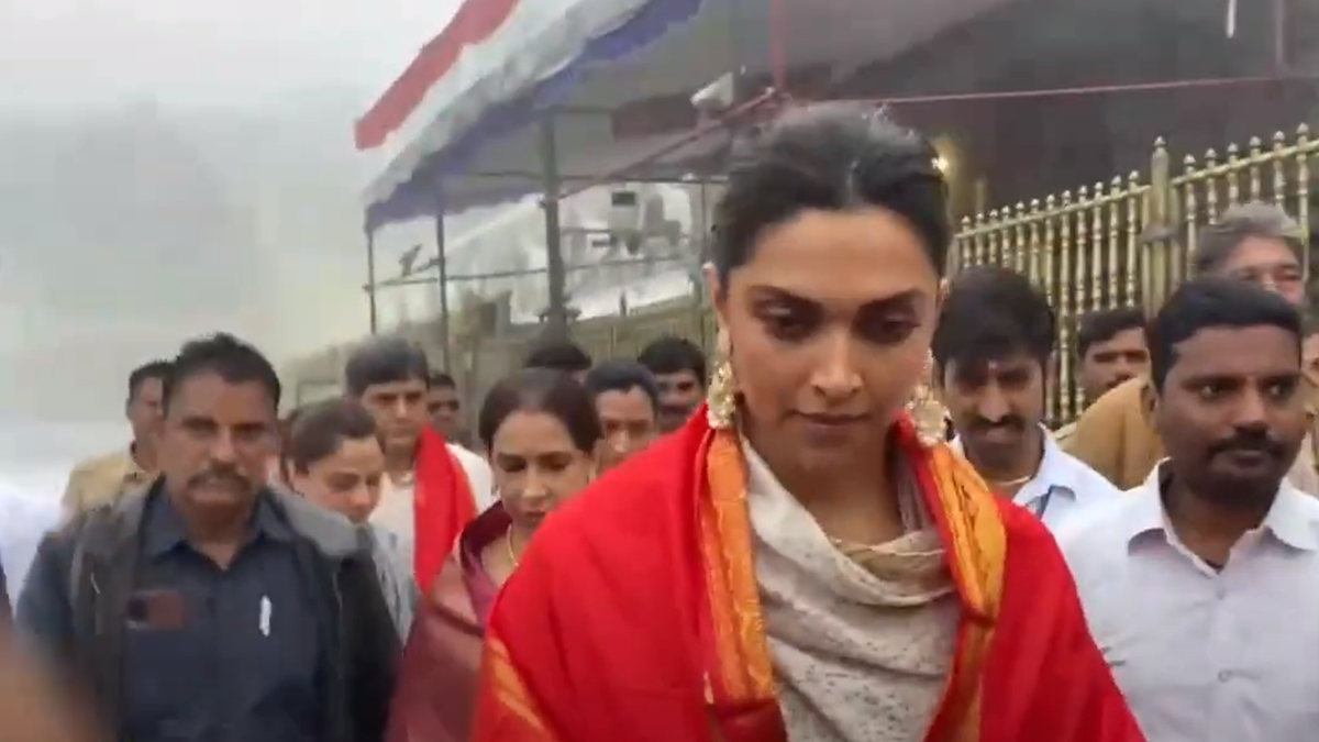 Deepika Padukone Visits Lord Balaji In Tirupati Temple