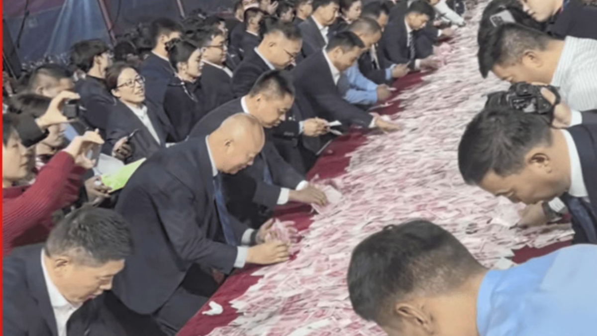 Chinese Company Distributes Employee Bonuses in a Unique Way