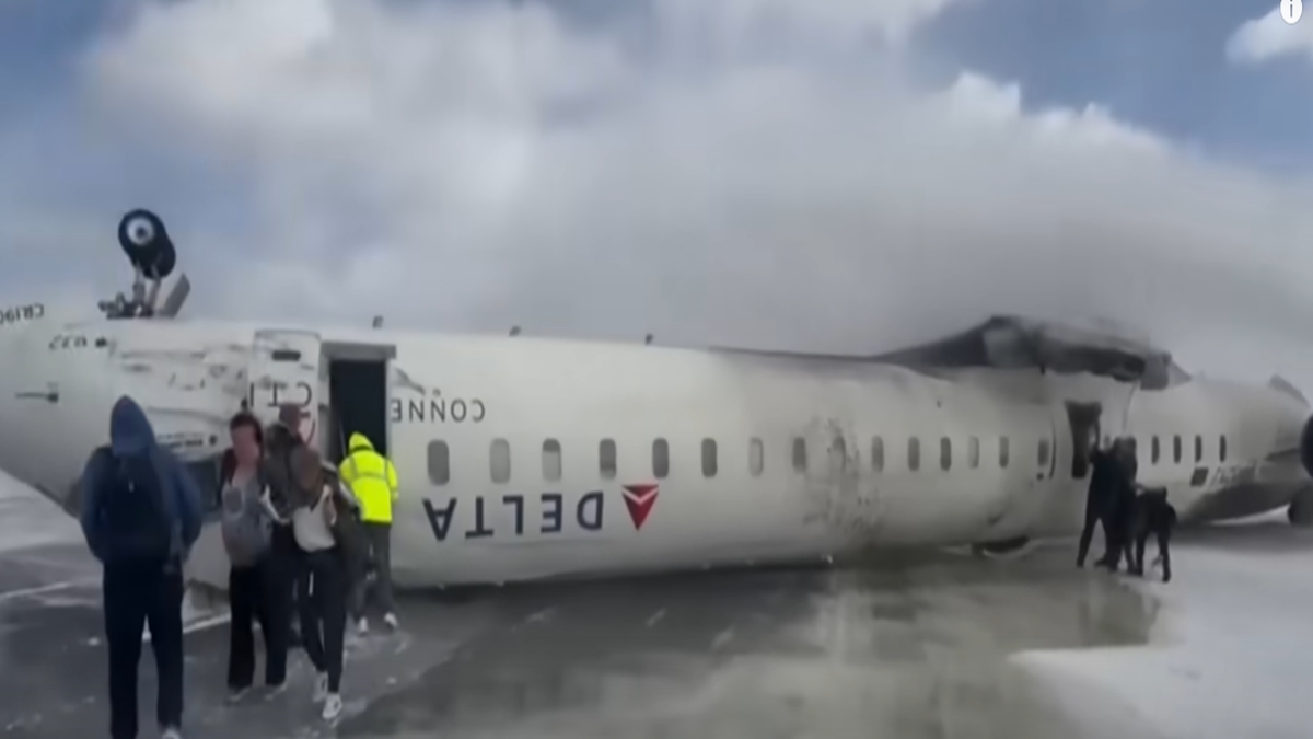 Delta Air Lines Jet Crash Landing